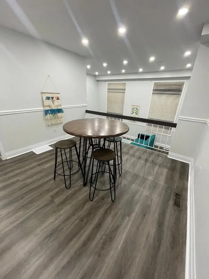 Triple M Lodge Double Mississauga Homestay
